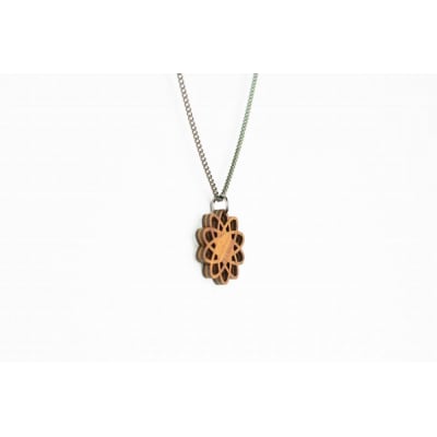 幾何学模様の木のペンダント　J-CA【DR040】