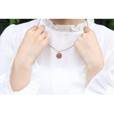 幾何学模様の木のペンダント　J-CA【DR040】