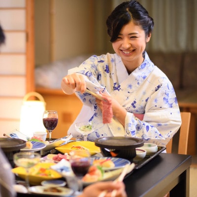【結びの宿 愛隣館】のペア宿泊券(花かんむり/温泉露天風呂付客室・1泊2食付・お部屋食プラン)