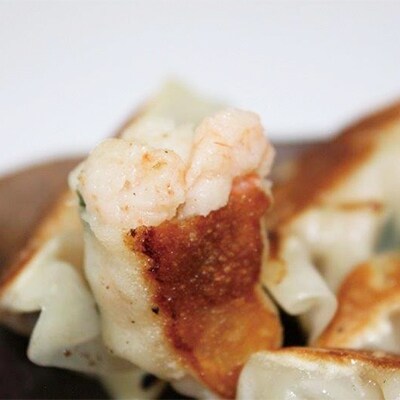 エビ入り餃子と九州産黒豚餃子セットの計50個(福岡県内製造お礼品)