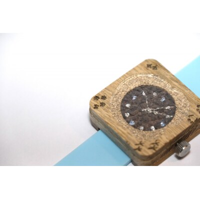 樫の木製腕時計|「翠月」カスミシリーズ”晴れ待ち傘"