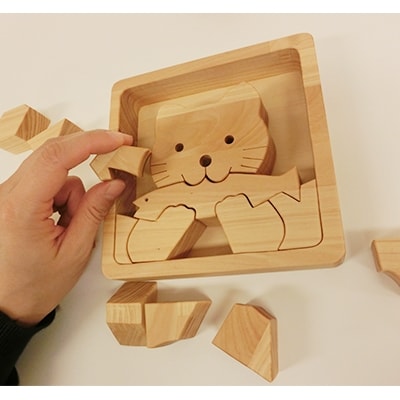 木のおもちゃ「きりんブーブ」「ネコのパズル」