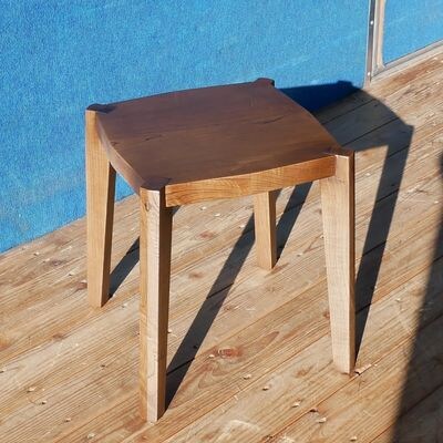 スツール　栓の木　総無垢/ウォールナット色
