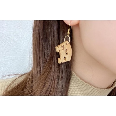 バイオリンの駒で作ったピアス
