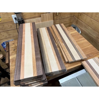 食卓に彩を添える小ぶりなカッティングボード typeWCM