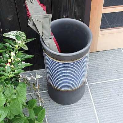 信楽焼 陶器製 青格子傘立て