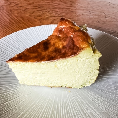 【四国一小さな町の喫茶店】ピスタチオのバスクチーズケーキ　直径15cm×1個