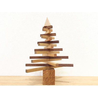 木のクリスマスツリー