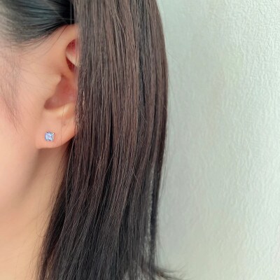 K18タンザナイトクッションピアス　1ペア(両耳用)