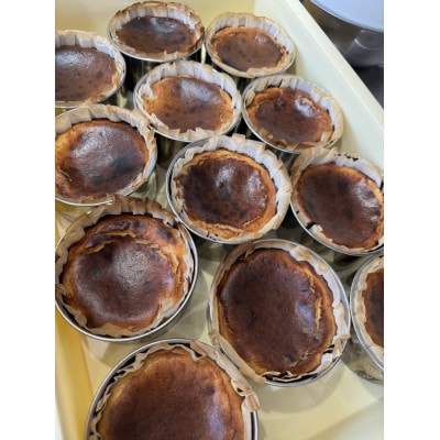 バニラがプチプチ芳醇に香る　米粉使用　濃厚ねっとりバスクチーズケーキ