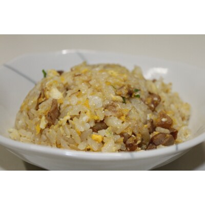 山形県飯豊町 昭和レトロな味 来々軒の冷凍半チャーハン180gを4袋 ラーメンスープ4袋