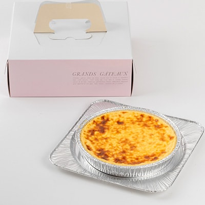 飯豊町のお菓子屋さんの人気商品　放牧ミルクのチーズケーキ(6号)