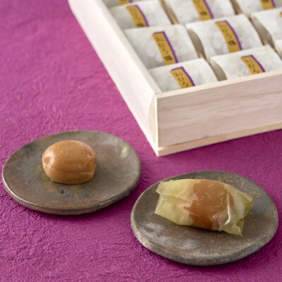 白板こぶ巻おぼろ梅　12粒　木箱入