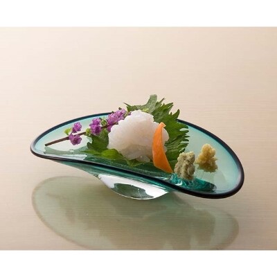 富山湾の煌き(シロエビの刺身と小皿のセット)