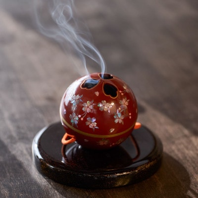 吊香炉『薫珠』(R)春秋(金蒔絵)本漆・真塗(黒)大14cm黄色房・紐