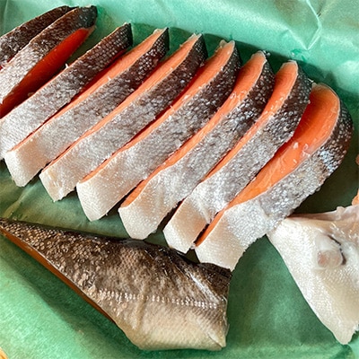 【毎月定期便】【甘口】お弁当やご飯のお供に!厚切り銀鮭 半身1枚(約10枚)全3回