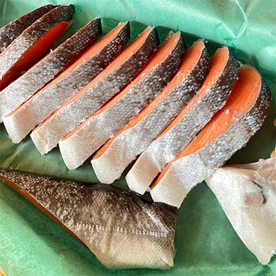 【毎月定期便】【甘口】お弁当やご飯のお供に!厚切り銀鮭 半身1枚(約10枚)全8回