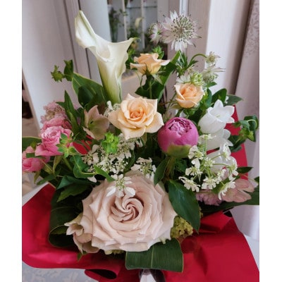 神奈川県小田原市 季節のお花で幸せを届けます「季節の生花アレンジ」Mサイズ