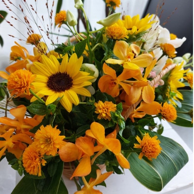 神奈川県小田原市 季節のお花で幸せを届けます「季節の生花アレンジ」Mサイズ
