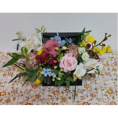 神奈川県小田原市　笑顔になれるフラワーアレンジメント教室「生花BOXアレンジ体験レッスン」