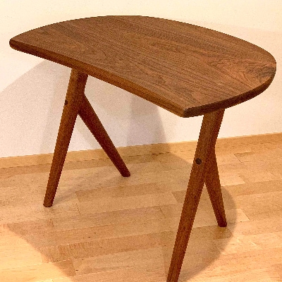 いっぴん工房の手作り木工家具  コンパスデスク