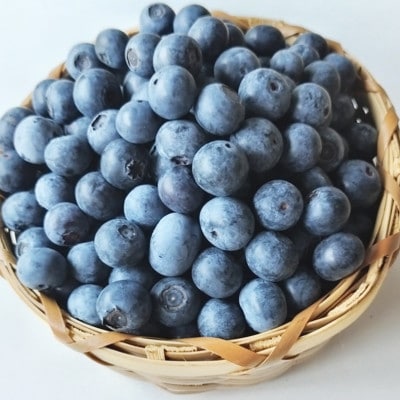 8月一杯　甘くてジューシーな中粒ブルーベリー 1kg(250g×4パック)
