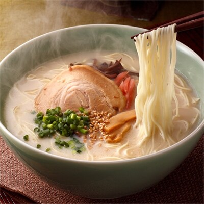 【11月下旬より順次発送】【春日】博多うまいもん「あまおう」&「博多豚骨ラーメン」(ギフト箱)