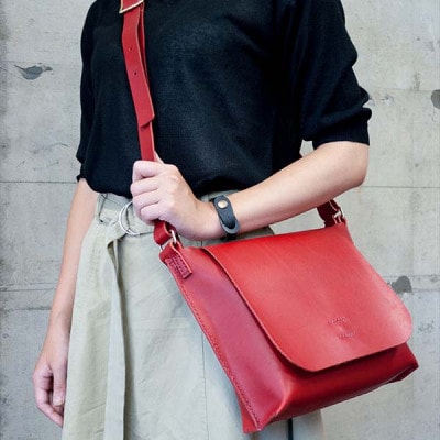 メッセンジャーバック 国産 本革 レザー ショルダーバック B-0139 RED