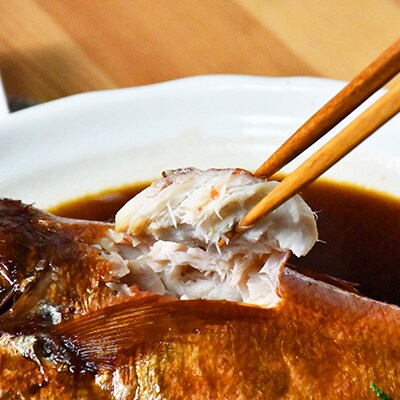 海産屋の「上金目鯛の煮付けセット」