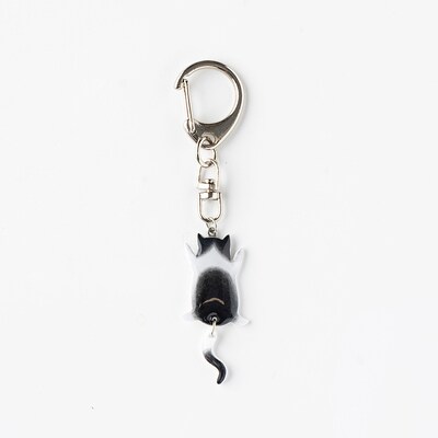 しっぽユラユラしがみつき猫　ハチワレ猫キーホルダー