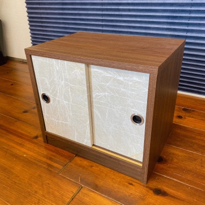 整(TOTONOU)石目調引き戸の収納サイドキャビネット