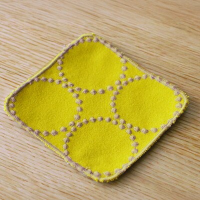 秋山木工のコースター4枚セット　タンバリン　イエロー