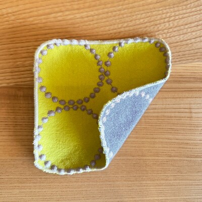 秋山木工のコースター4枚セット　タンバリン　イエロー