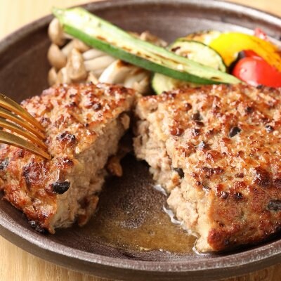 飛騨小坂ぶなしめじ入り飛騨牛ハンバーグ(200g×3個)冷凍【72-2】