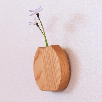 木のころりんとした一輪挿し・たて【クリ材使用・オイル仕上げ】【大鹿野工房】【89-12】