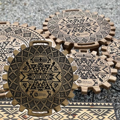 【チーク】ミドルテーブル Signum シグナム(1台)机 彫刻 キャンプ【93-5【2】】