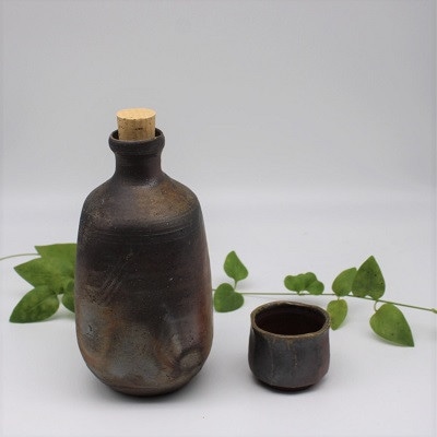 備前焼大徳利(1000cc角型)・ぐい呑みセット(登り窯)