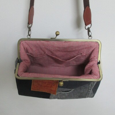 手作り　デニムカジュアルリメイクがま口バッグ　09