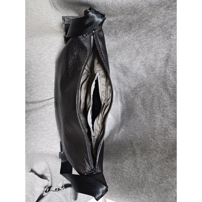 カジュアル本革シュリンクショルダー　黒