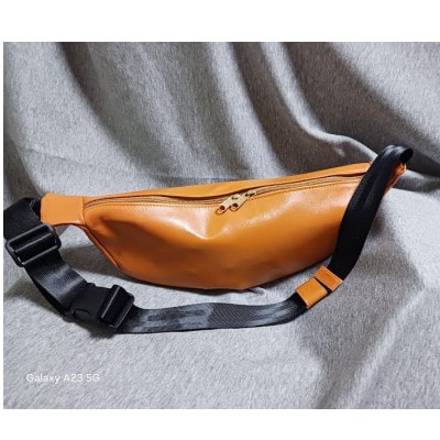 カジュアル本革ショルダー・カラー　キャメル