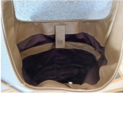 ワンショルダーレザーバッグ　キャメル