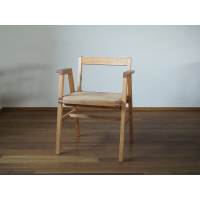 【UMEBACHI FURNITURE】 ラタンのアームチェア　国産クルミ材　籐張 【申込後生産】