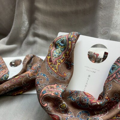 【わんことお揃いスカーフ】天然素材生地の高級ストール残布で製造!マグネット着脱　こげ茶柄/シルク麻