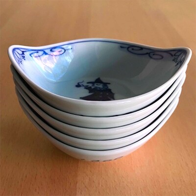 食卓を楽しくしてくれる器 舟型小鉢5枚(有田焼 しん窯 青花)
