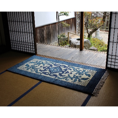 鍋島緞通【手織り】蔓花菱に雷文　縁卍繋文　95×191cm