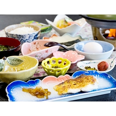 【平日限定】離れ海季で過ごす～極み～伊勢海老・アワビ付き1泊2食　ペア宿泊券