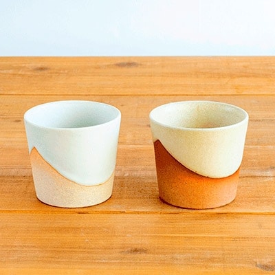 信楽焼・明山のお揃いコップ(大)火色&白セット　codomono-02set