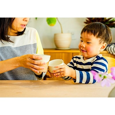 信楽焼・明山のお揃いコップ(大)火色&白セット　codomono-02set