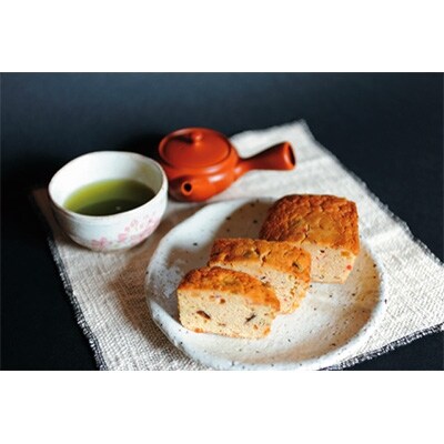 浜松深むし茶180g缶入とフルーツケーキ280gの詰め合わせ