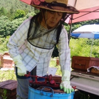 蜜ろうクリーム(ラベンダーの香り・25ml)とナッツの国産はちみつ漬け